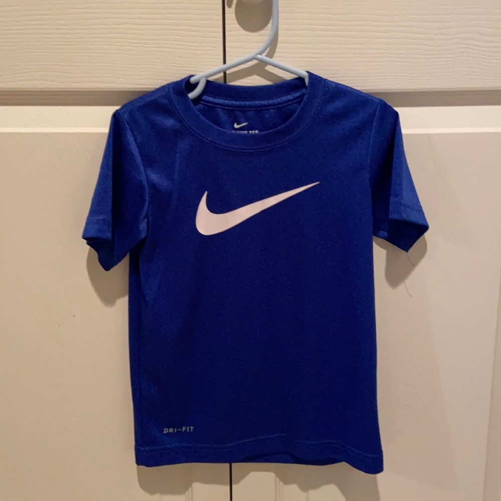 Nike drifit tee
